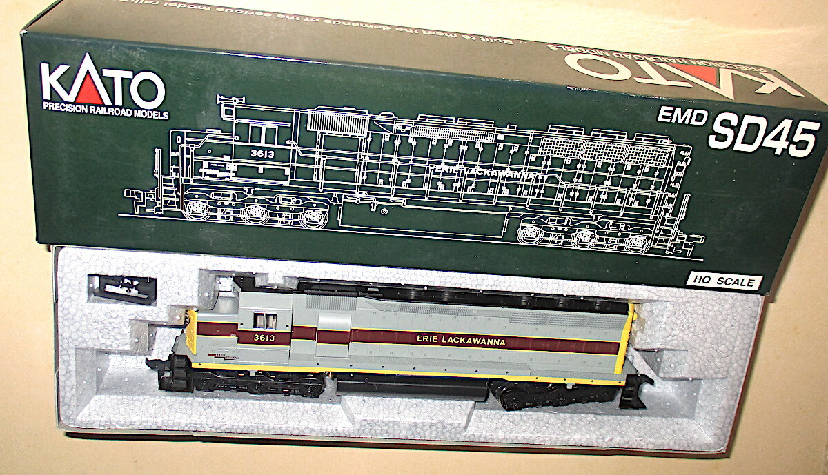 Kato ho 37-1704 emd SD45/ Locomotive ERIE LACKAWANNA #3613 w