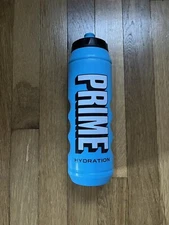 PRIME Hydration 32oz Blue Water Bottle