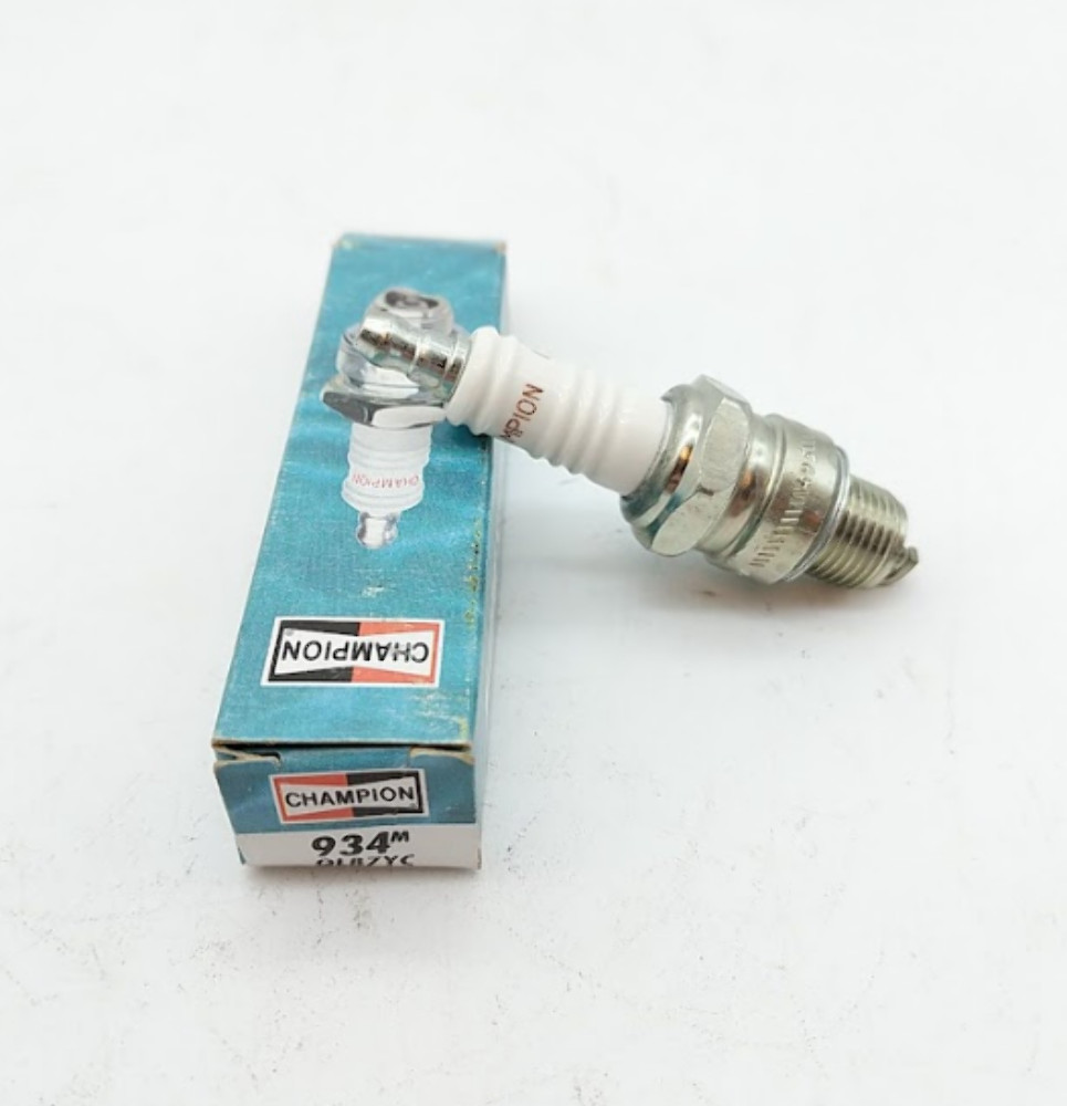 NEW CHAMPION MARINE SPARK PLUG QL87YC 934M QTY 2