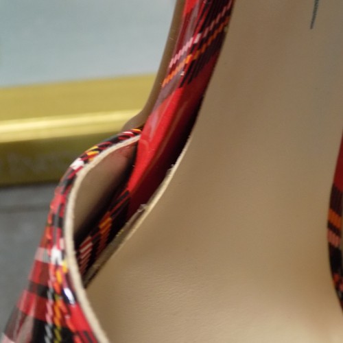 Jessica Simpson Wilrou Red Plaid Patent T-Strap Heels size 9-1/2 - Picture 13 of 14