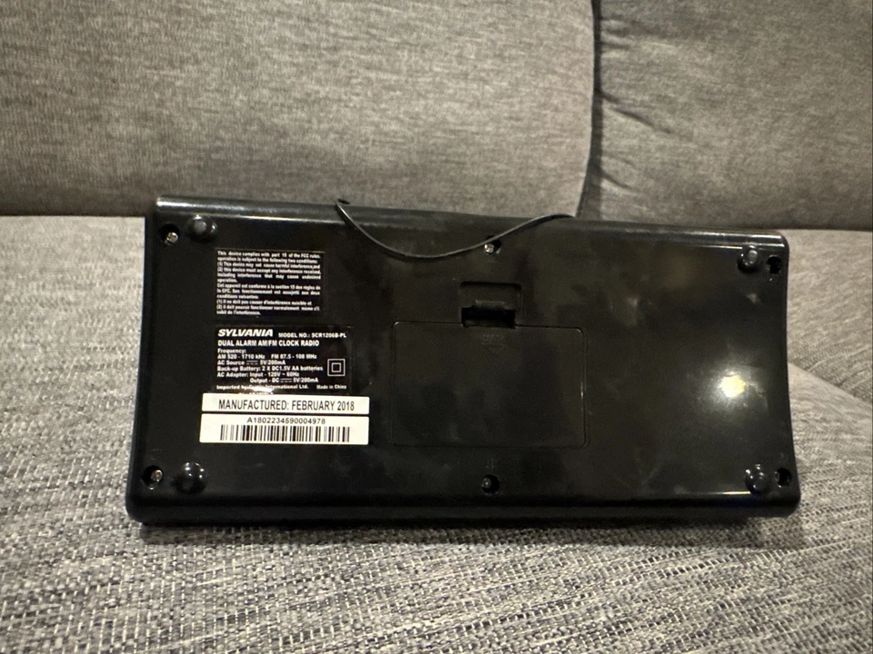 SYLVANIA AM/FM & ALARM - CLOCK RADIO MODEL #SCR1206B-PL - TESTED - UNFADED BLACK - Image 2 of 3