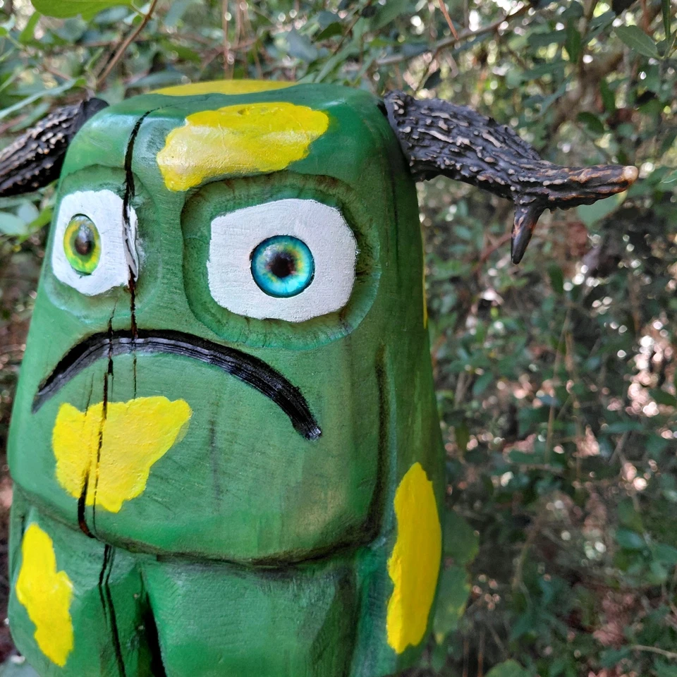 Chainsaw Carving Gemini Monster 19" Tall Green Two Face Grimlin Troll Wood Art - Image 3 of 4