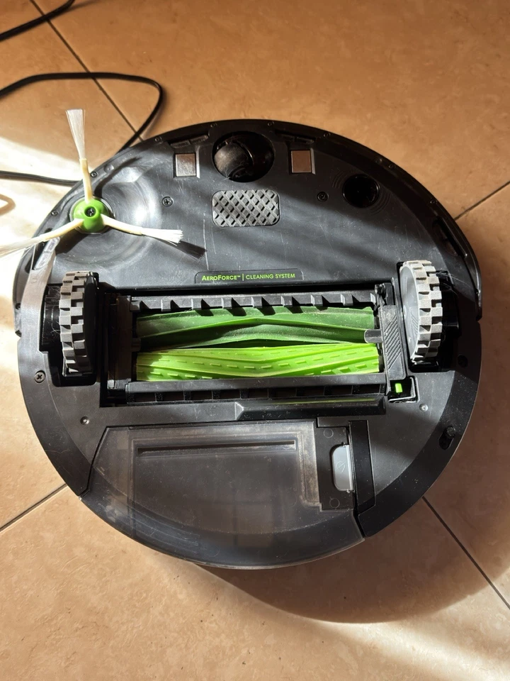 iRobot Roomba i3 – Robot Aspirapolvere con molti pezzi di ricambio inclusi - Immagine 4 di 4