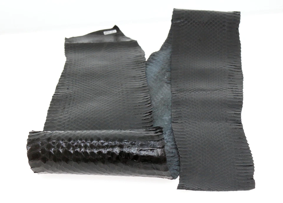 Piel de Serpiente Genuina Piel de Serpiente Cobra Ocultar Artículo de Liquidación Negro Brillante Foto 3 de 3