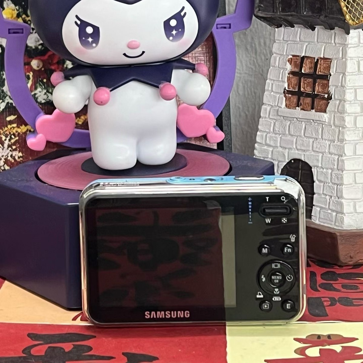 Samsung i8 Digital Camera 8.2 MP 3x Optical Zoom 720p HD Video