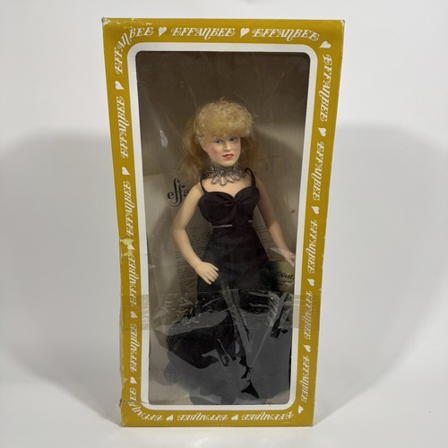 BAMBOLA DA COLLEZIONE VINTAGE EFFANBEE’S LEGEND SERIES MAE WEST 17” 1982 - Foto 7 di 7