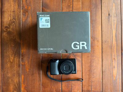 Ricoh GR IIIx Compact Digital Camera (26.1mm f/2.8 GR Lens) *749