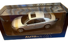 AUTOart 1/18 Volkswagen Phaeton Silver Metallic 79742