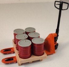 Toyota BT Lifter - Pallet Truck and Pallets With 6 Drums (Made by NZG) NEW BOXED