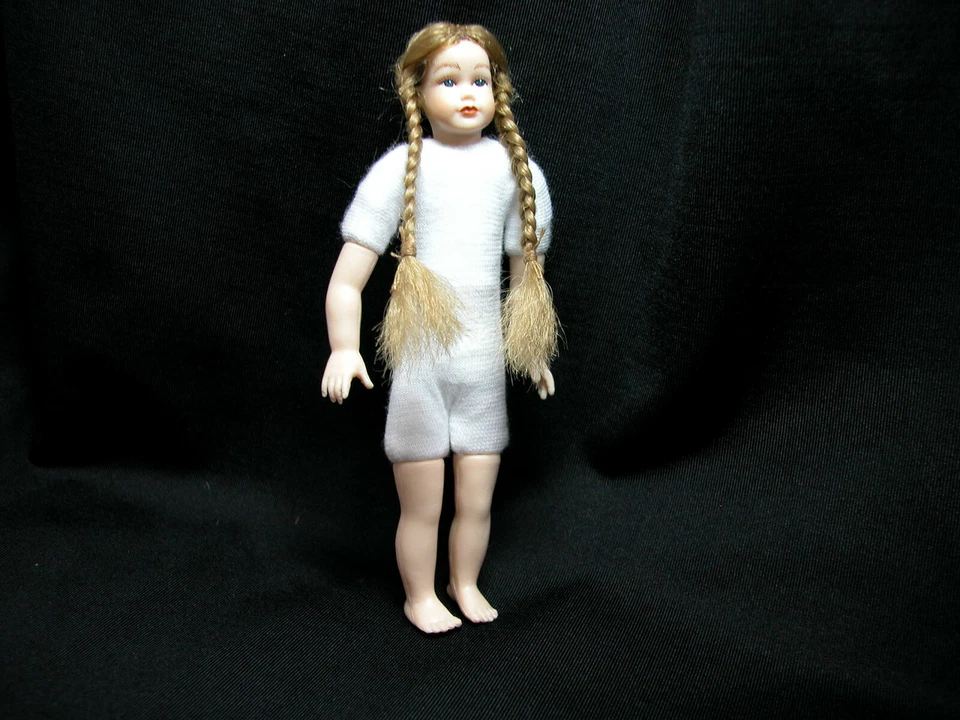 Casa de muñecas Heidi Ott #XKK12 miniatura escala 1:12 cuerpo de muñeca niña Foto 4 de 4