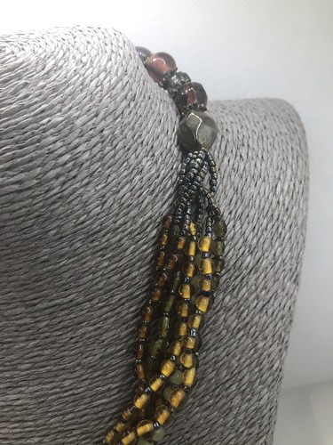 Collana media multifilo perline vetro verde rosso colori ambra dichiarazione boho - Foto 3 di 10