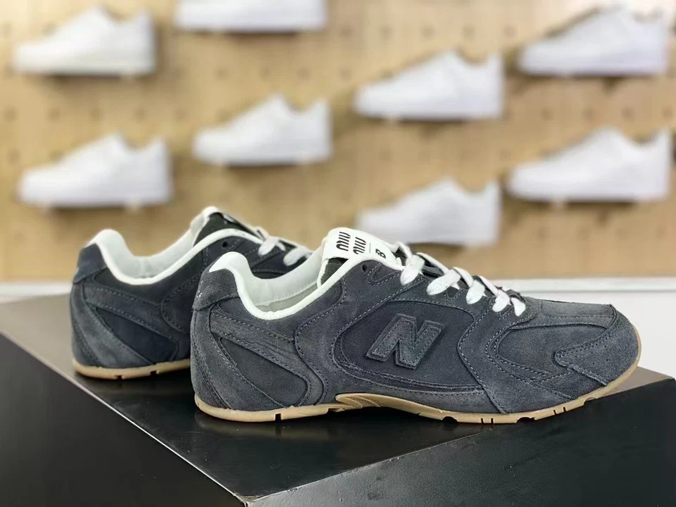 Miu Miu x New Balance 530 SL Women’s Sneakers Coal Grey Gum Sole – Limited Editi - Image 3 of 4