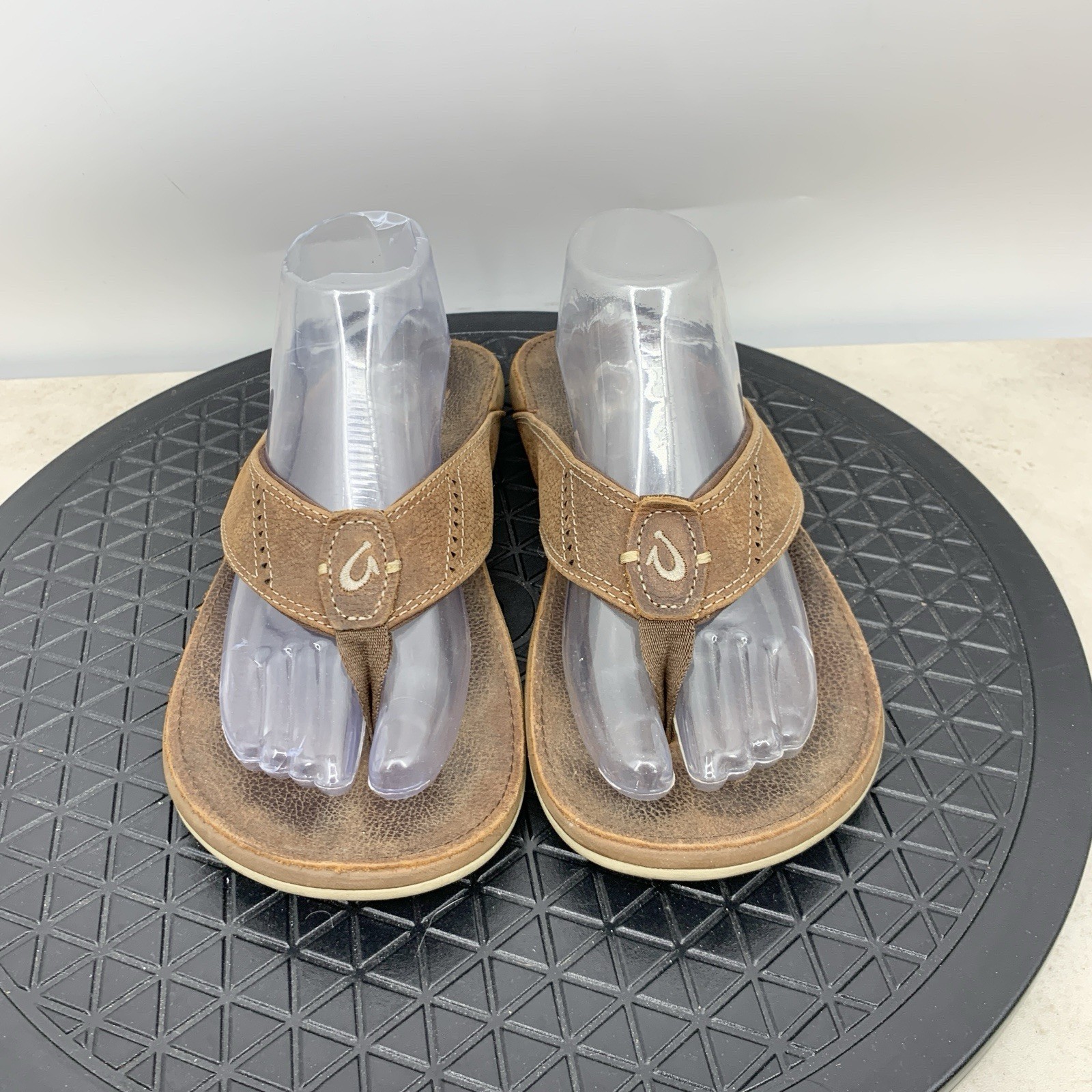 Olukai Nui Sandals Men Size 9 Shoes Brown Leather Thong Flip Flops Slip On
