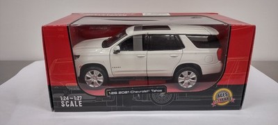 Showcasts 2021 Chevy Tahoe, White - 38533WT - 1/26 Scale Diecast Model Toy Car