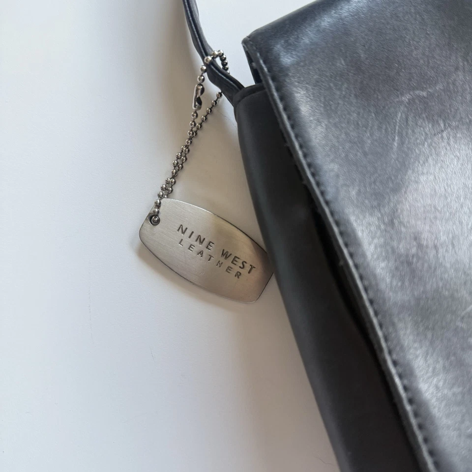 Винтажная минималистская сумка через плечо 90-х Nine West черная кожа - Изображение 3 из 4