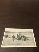 MILITARY - UNPOSTED POSTCARD - 37-MILLIMETER ANTI-TANK GUN IN ACTION