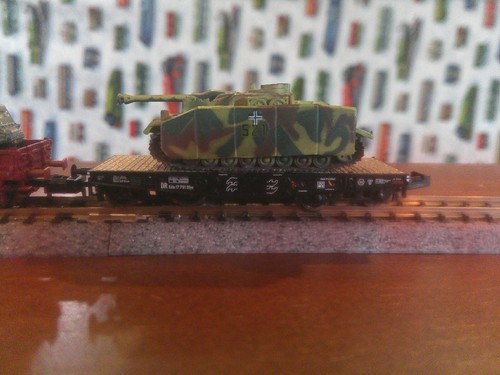 N Scale miltary railcars loaded with German tanks and supplies. (3 flat cars) - Picture 2 of 5