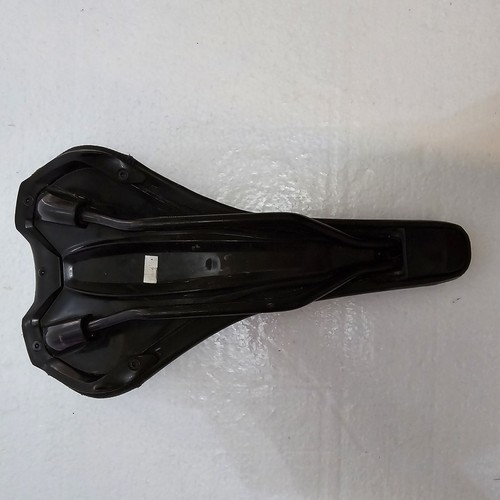 Giant Connect Upright comfort cutout Unisex Bicycle Saddle Seat Black / Gray - Picture 3 of 9