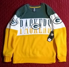 Green Bay Packers. NFL Team Apparel Sweater. NEW. SMALL.