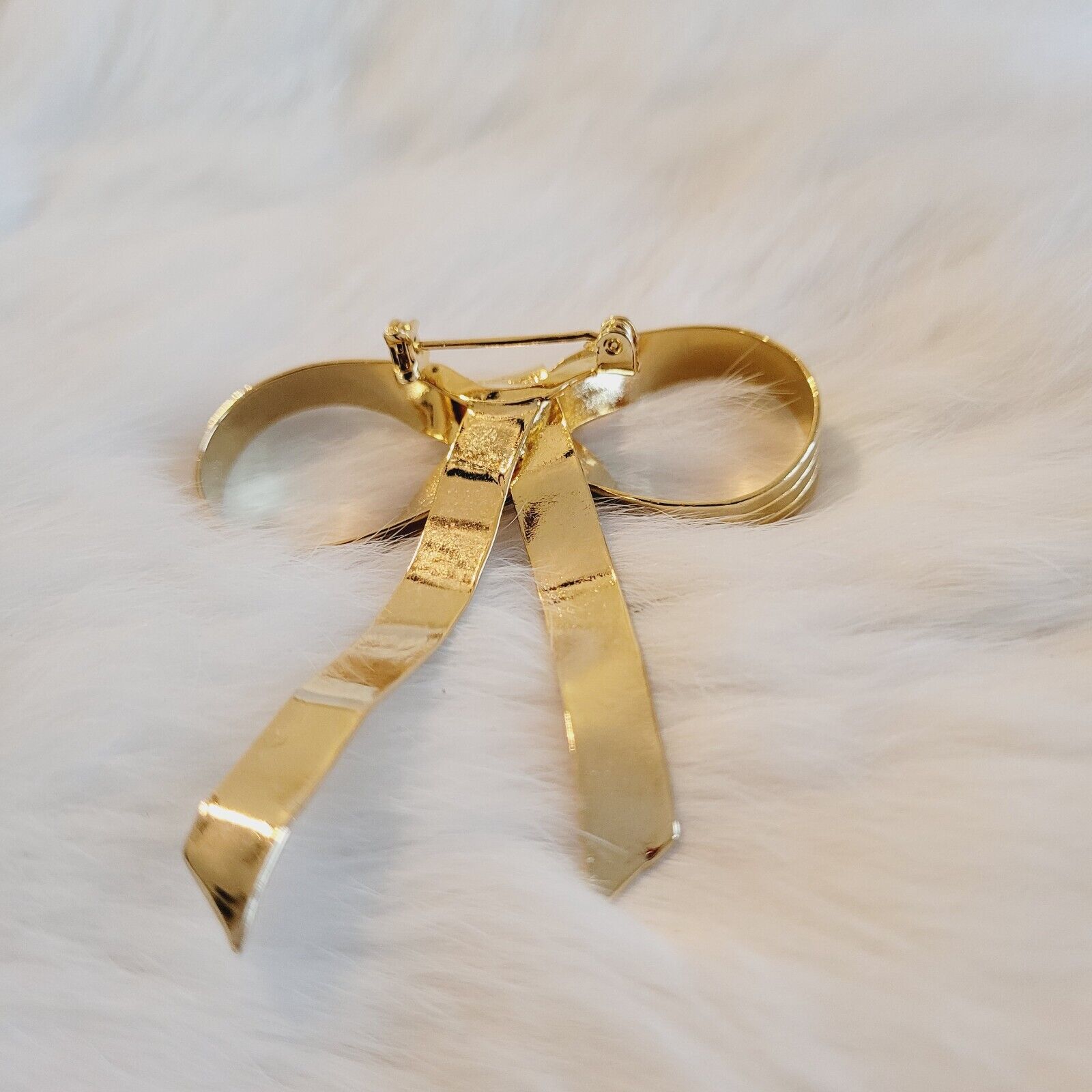 Vintage Ribbon Bow 3D Large Brooch Pin Gold Tone … - image 8