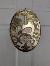 NEW. 2x Oneida Silversmiths Wm A Rogers Brass Plated 10” Trivets Rooster & Whale