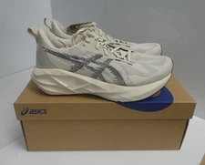ASICS Novablast 5 Men's Shoes 1011B974-250 DAMAGED BOX Size 10.5