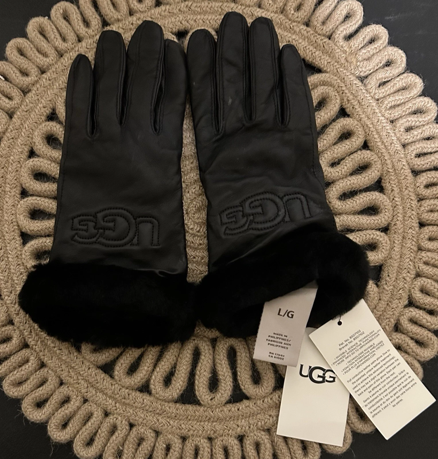 UGG Classic Women's Leather Gloves - Black *New*