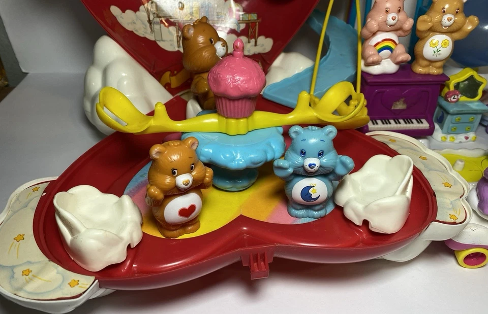 De colección Kenner 1983 Care Bears Care-A-Lot Nube Arco Iris Juego Figuras Accesorios Foto 2 de 4