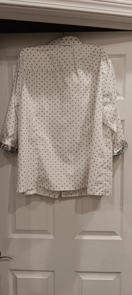 Women's White Blouse With Black And Blue Accents Size 3X - Image 3 of 4
