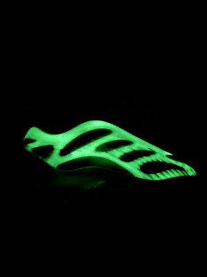 glow in the dark 700