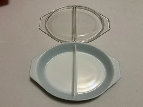 Vintage Pyrex Turquoise Snowflake 1 1/2 Qt Divided Casserole Dish & Lid