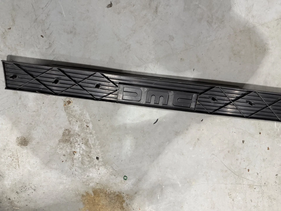 Alféizar de puerta lateral de pasajero Delorean Foto 3 de 3