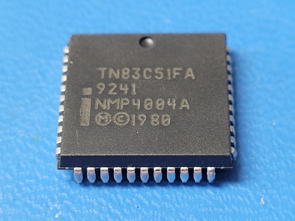 (1 PC) TN83C51FA Microcontroller, 8-Bit, MROM, 8051 CPU, 12MHz, CMOS ...