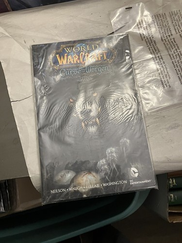 World of Warcraft: Curse of the Worgen - Paperback By Neilson, Micky - Picture 12 of 12