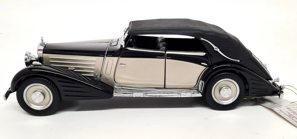 Franklin Mint 1/24 Maybach Zeppelin 1939 Black / Silver Diecast Scale Model Car - Image 3 of 4