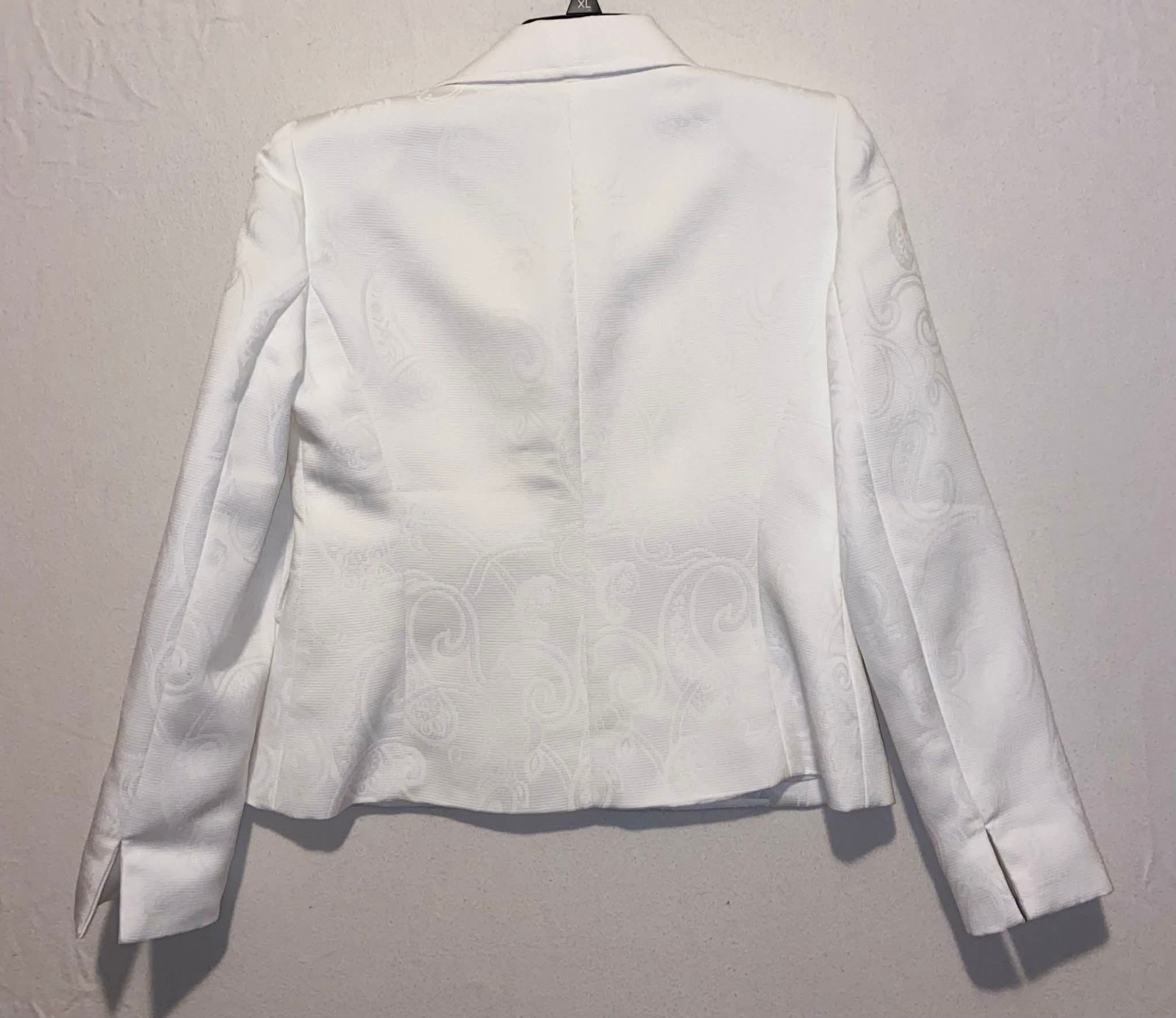 LE SUIT 2PC White Paisley Polyester Skirt Suit Embroidered Size 6P