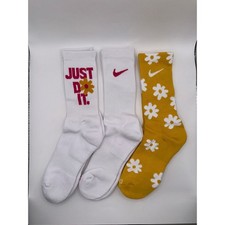 3 Pairs NWOT NIKE Everyday Cotton Crew Socks Dri Fit Size MEDIUM
