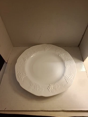 Vintage Indiana Colony Milk Glass Grape 9 3/4 Plate