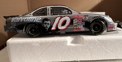 Johnny Benson #10: Valvoline / James Dean Tribute 1:24,  2001 Pontiac Grand Prix