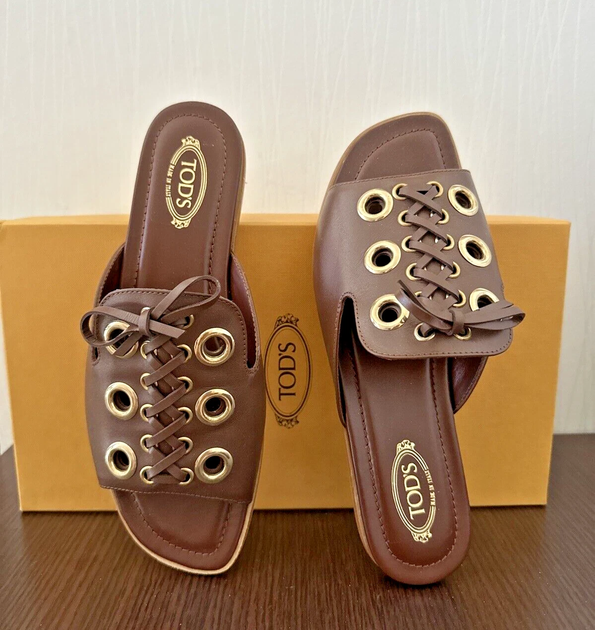 TOD’S Sandali slip on piatti Tod's marroni impreziositi da borchie in pelle taglia 37 5 nuovi con scatola $ 695