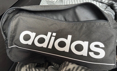 Adidas Sporttasche schwarz weiß Polyester Reißverschluss Maschinenwäsche Kaltgurt