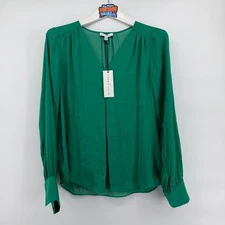 NEW Maison dAmelie Green V Neck Long Sleeve Blouse M NWT Feminine Top Boutique