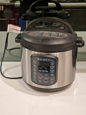 Instant Pot Duo SV Multi Use Pressure Cooker litres UK - Main Image