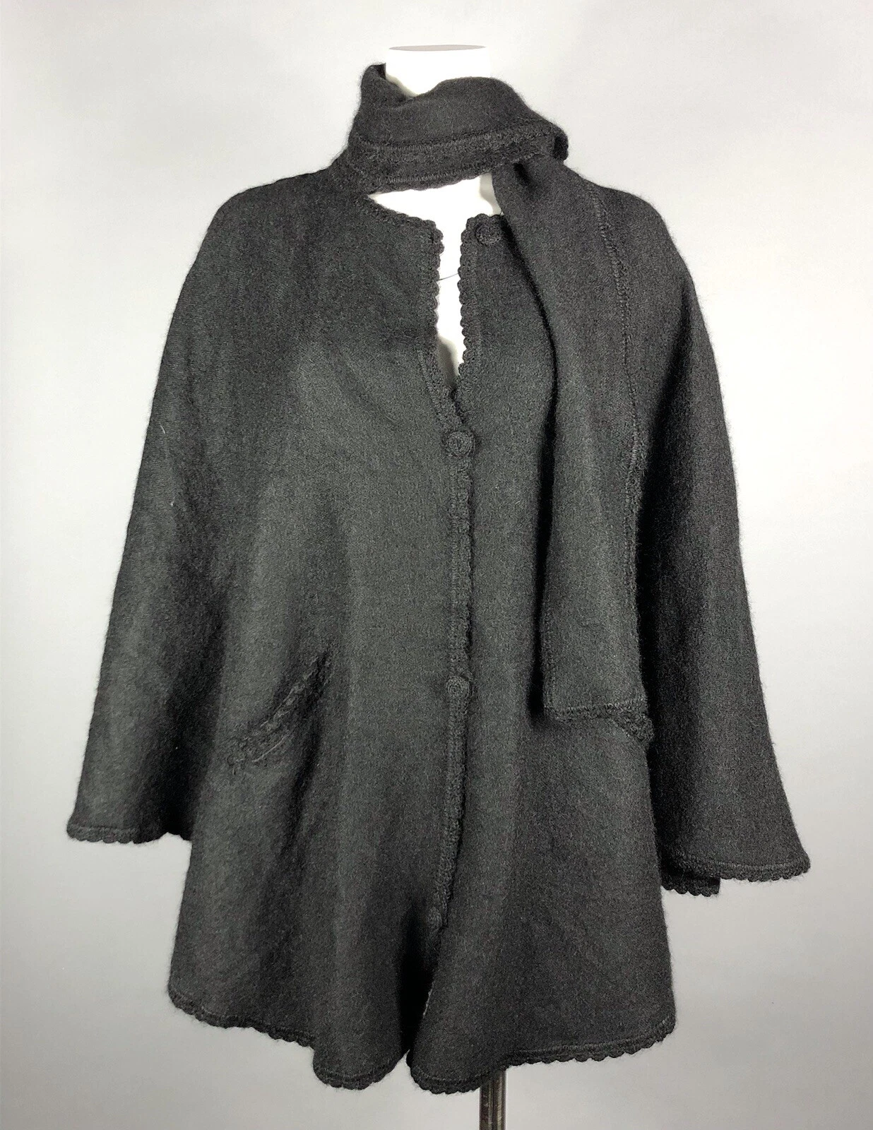 Invisible World Alpaca Button Up Cape Poncho One Size Black Neck Scarf Formal