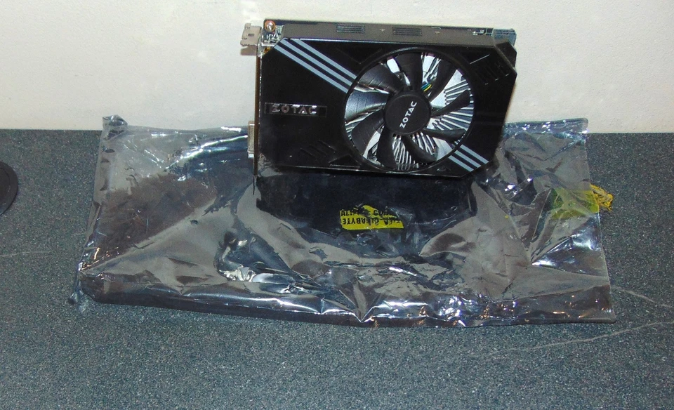 Zotac Geforce GTX 1060 6GB 192BIT GDDR5 (ZT-P10600A-10L) *Working* VGC - Image 3 of 4