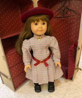 1987 American Girl Pleasant Company Samantha Doll and Steamer Trunk