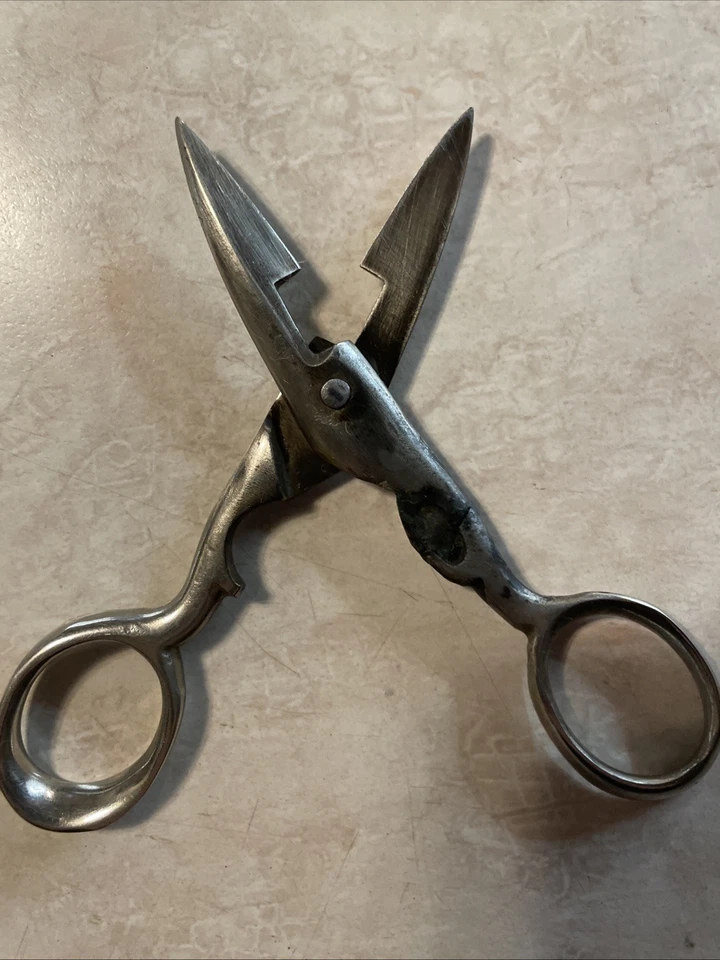 Embroidery Scissors Right Handed Used For Lace Trimming - Image 3 of 4