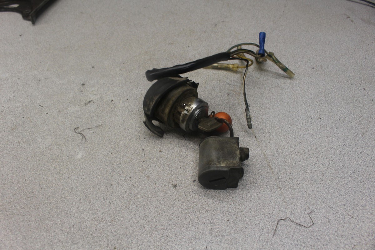 ハーレー様 1970 Suzuki TC120 Cat IGNITION SWITCH STEERING LOCK W KEY P8