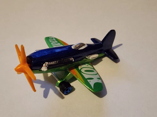 hot wheels/matchbox AIRPLANES HELICOPTERS (BOX #24)