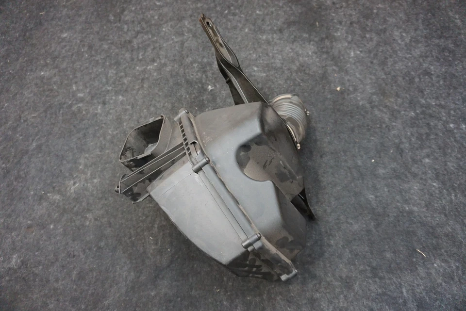 Коробка корпуса фильтра левого воздухоочистителя 13717934479 BMW M850I G16 2020-24 *Примечание - Изображение 2 из 4